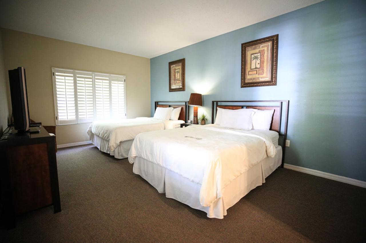 Deluxe Three-Bedroom Suite Lodge - East Campus