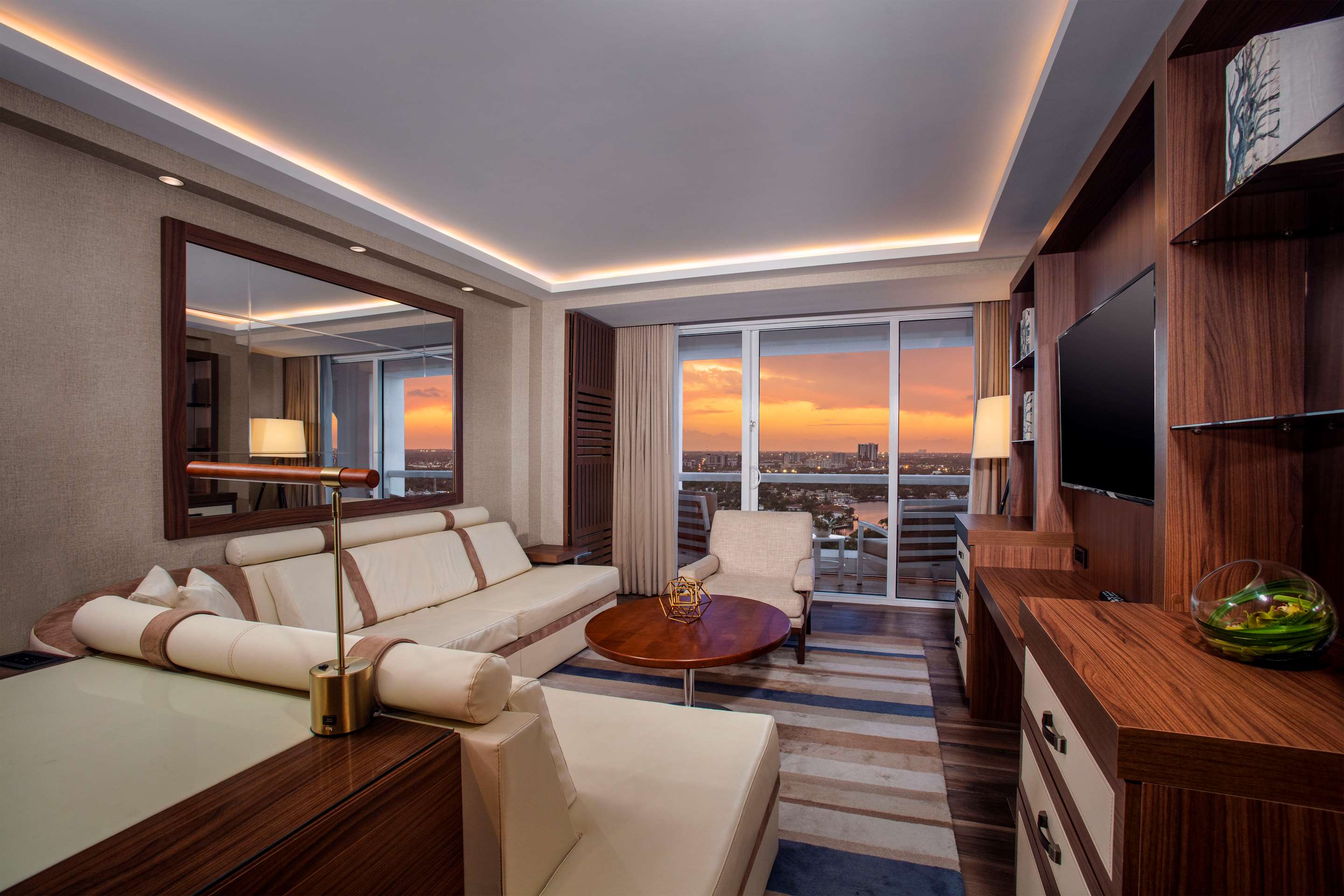 1 Bedroom Suite Intracoastal view