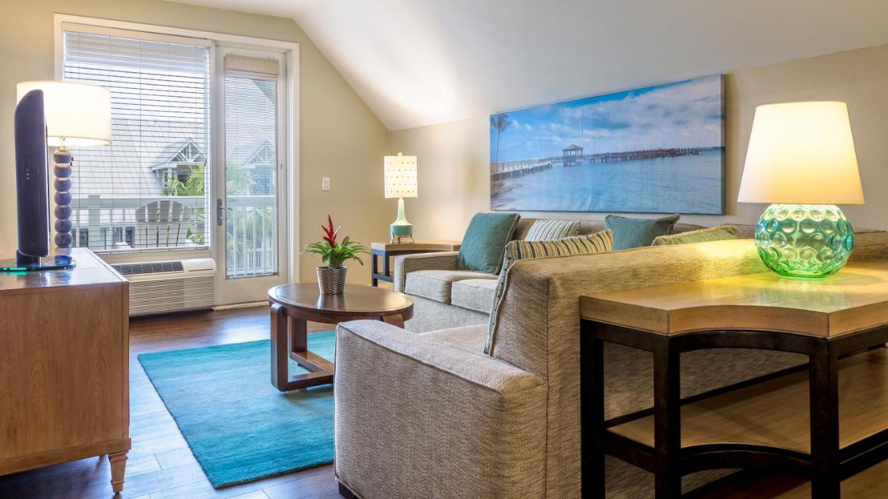 Two Bedroom Ocean Front Suite, Two King Beds