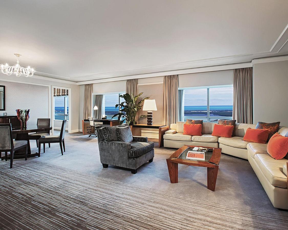 Premier King Suite with Bay View