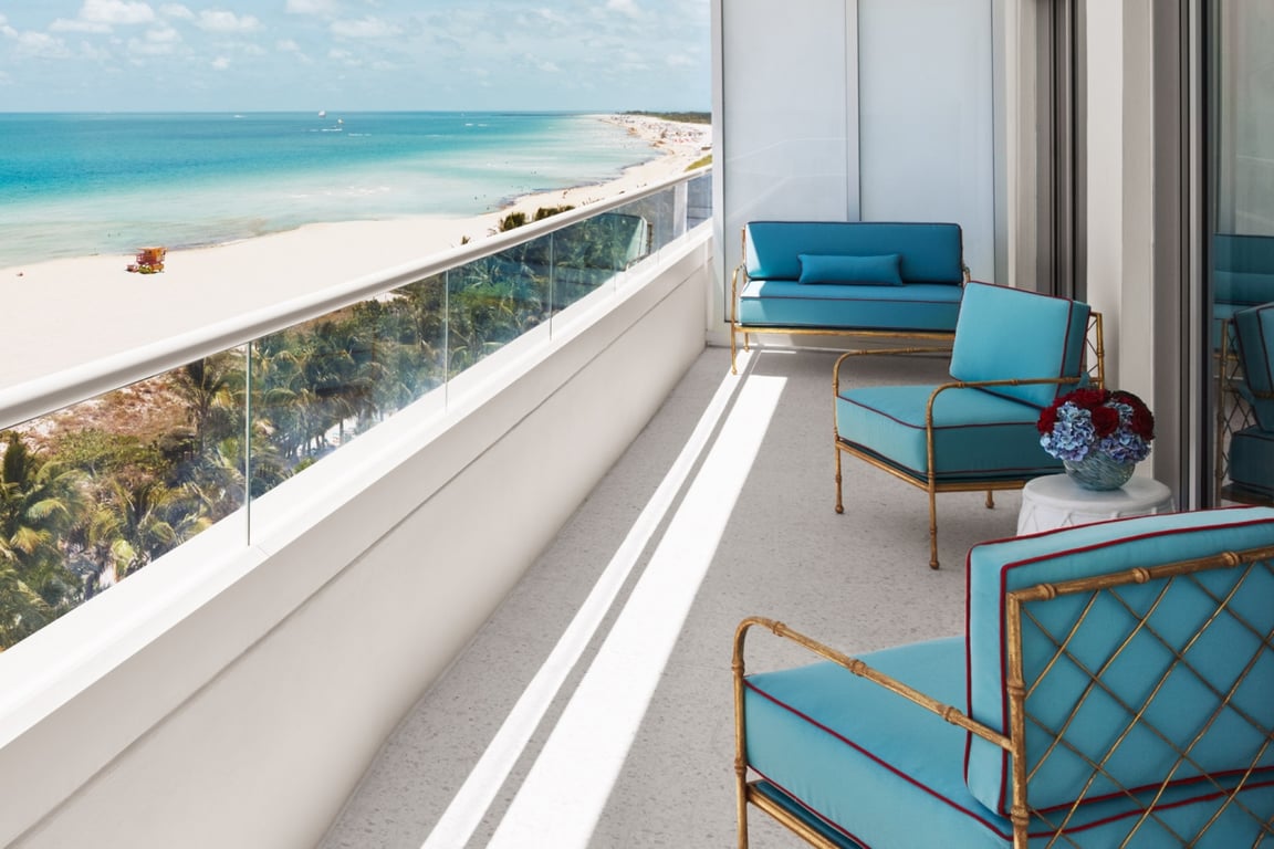 Premier Oceanfront Corner Junior Suite